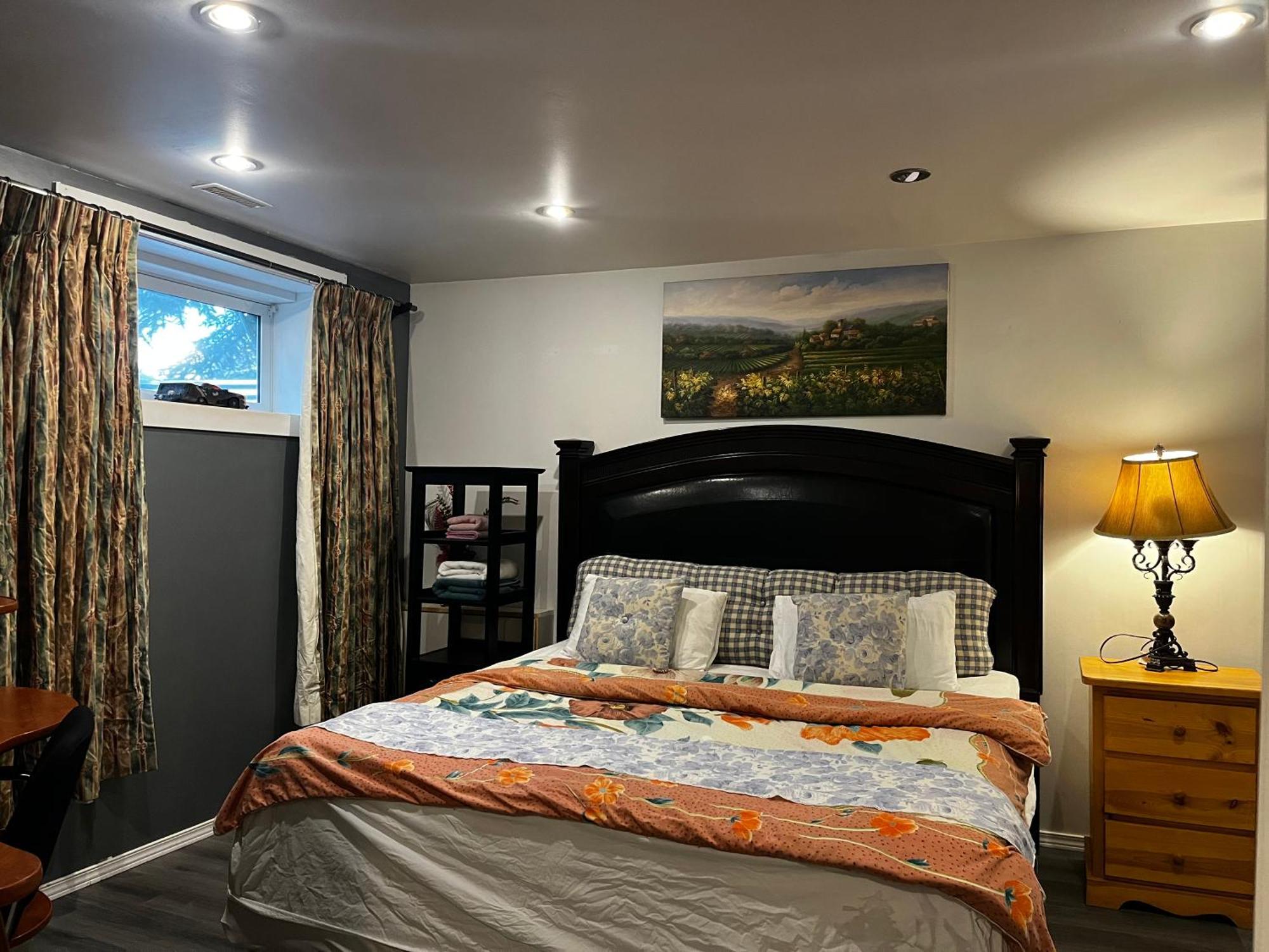 Hidden Valley New Basement With Private Bathroom! Homestay Calgary